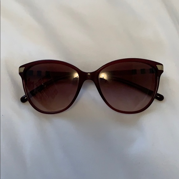 Burberry Accessories - Burberry Sunglasses